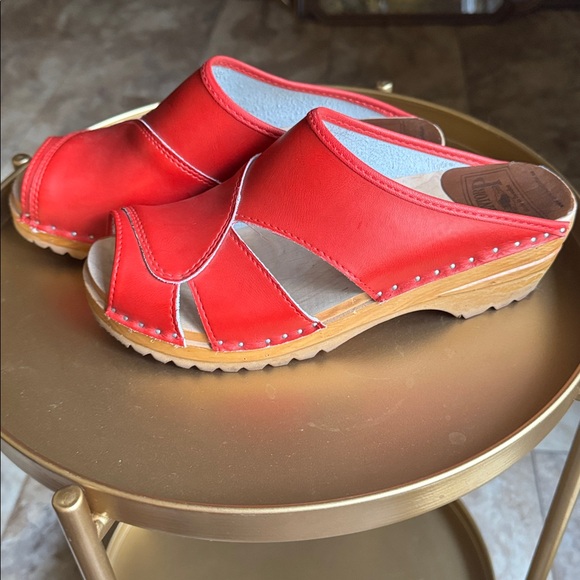 Troentorp Red Leather Sandals - Picture 3 of 8